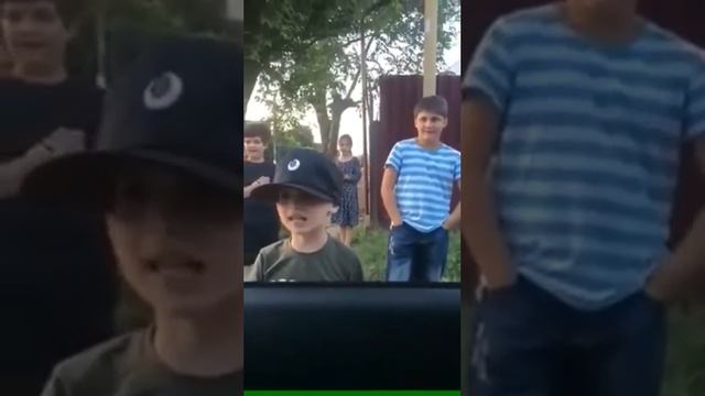 Юный дагестанский полисмен штрафует нарушителей ПДД смотреть онлайн