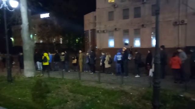 Ростов-на-Дону. Пассажиры ждут транспорт
