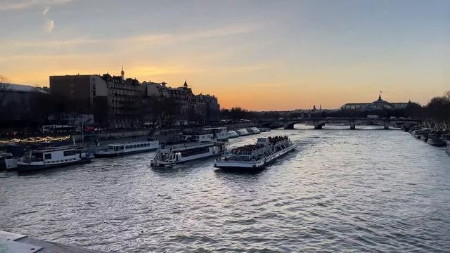 Солнечная прогулка, по улицам ПАРИЖА! смотреть онлайн