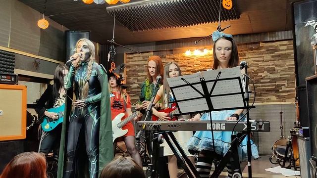 Aella - Музыкант (feat М. Нахимович) 31.10.2020 смотреть онлайн