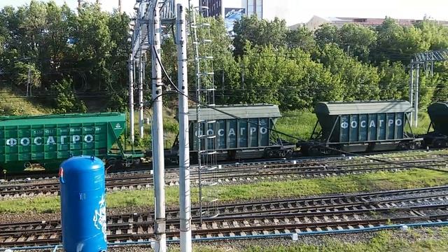 Отправление ВЛ80С-2200 с грузовым составом + приветливая бригада. смотреть онлайн