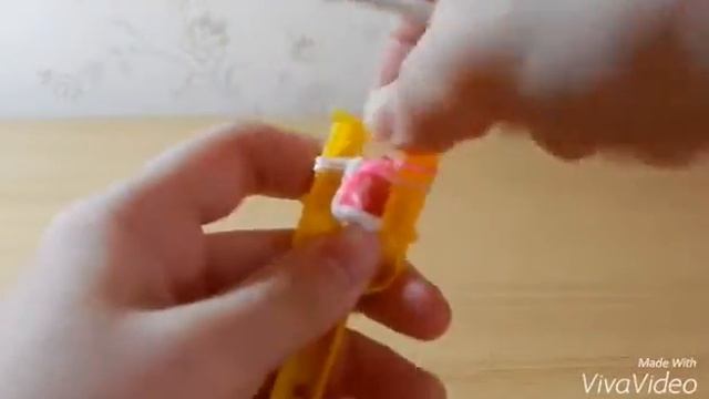 WORLD of HOBBY. Браслет из резинок "Круговые узелки". смотреть онлайн