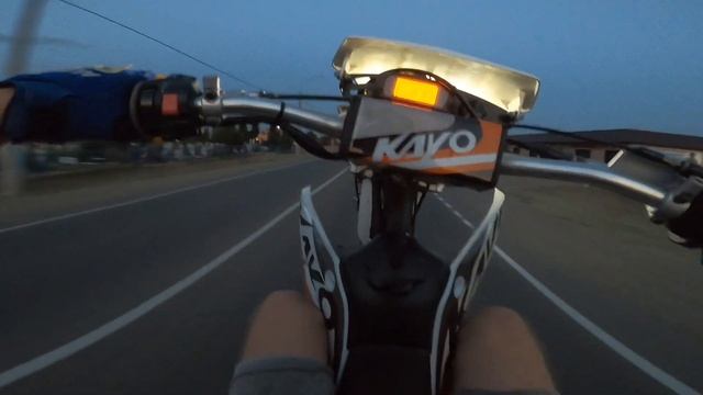 ЛЮТАЯ РАЗДАЧА НА ЗАДНЕМ Kayo T2 Enduro Pr