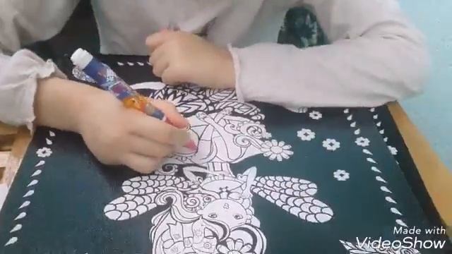 ♥Кира раскрывает раскраску♥ смотреть онлайн