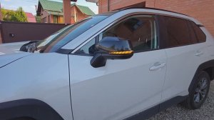 Динамические указатели поворотов на TOYOTA RAV4.