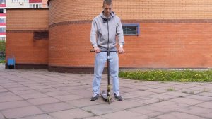 Как сделать TailWhip на самокате?/ видеоурок