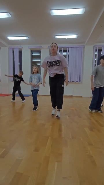 Врываемся в ленту) #unitycrew #школатанцев #брейкданс #хипхоп #москва #танцы #дети #стиль #dance смотреть онлайн