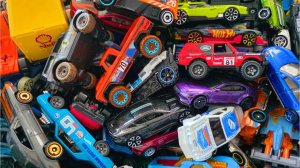 Машинки летают и прыгают! Развивающие мультики Машины помощники. Мультфильмы про машинки