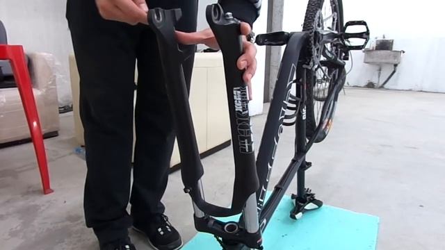 10 - Обслужване на вилка SR Suntour XCM - стъпка 10