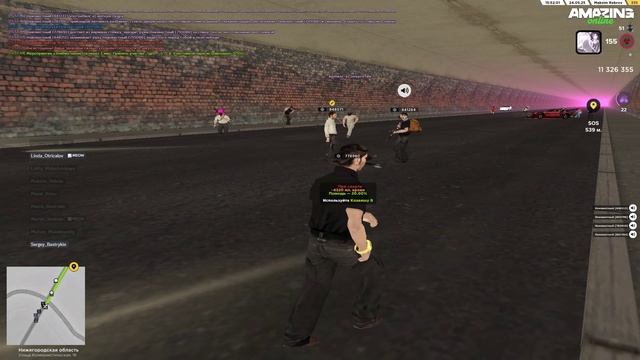 Человек любит пить энергеткики в бою.