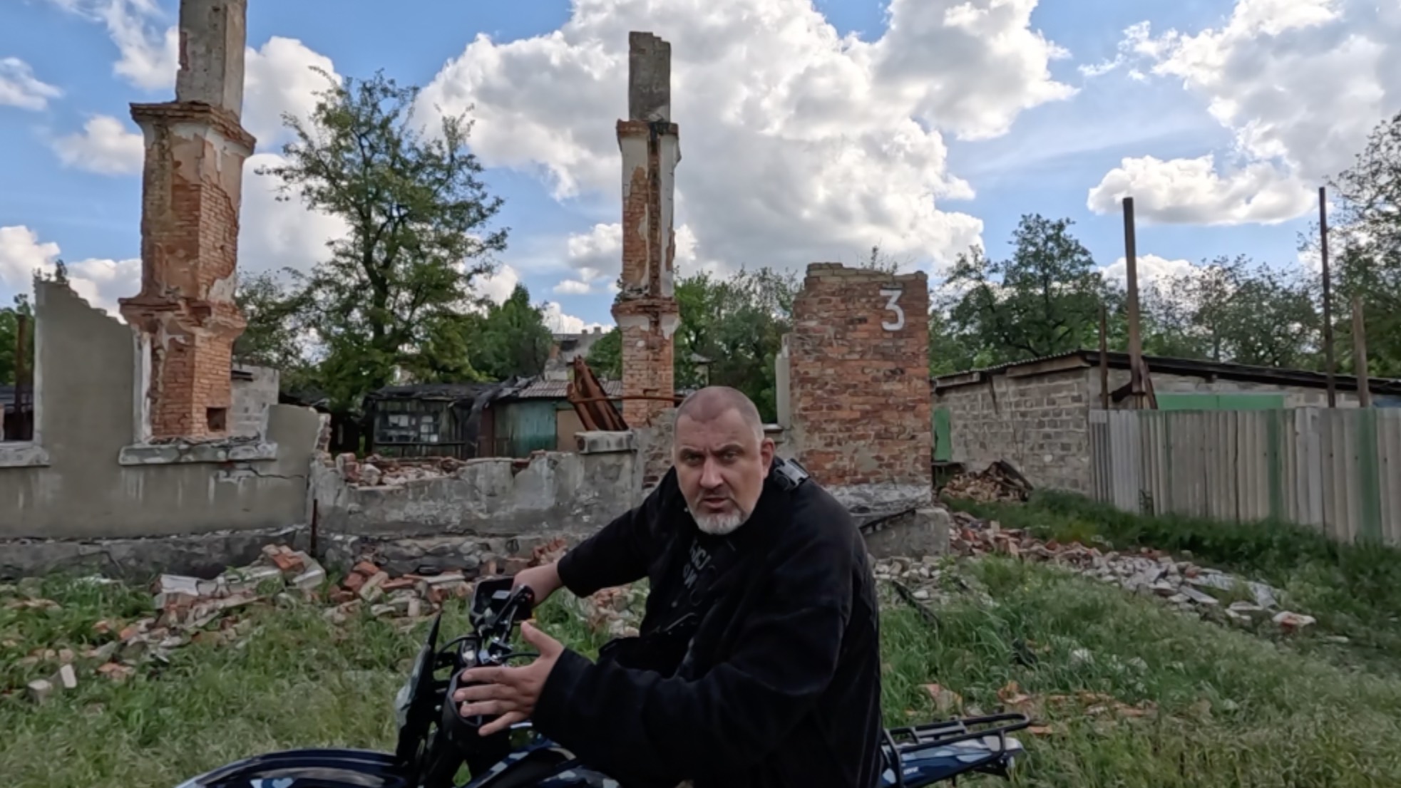 Про исторический пошук и начинаем раздачу гуманитарного груза Май 2025 смотреть онлайн