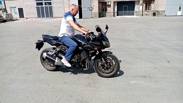 «YAMAHA FZ1-S» 2009г. Музей мотоциклов "МотоЭпоха" смотреть онлайн