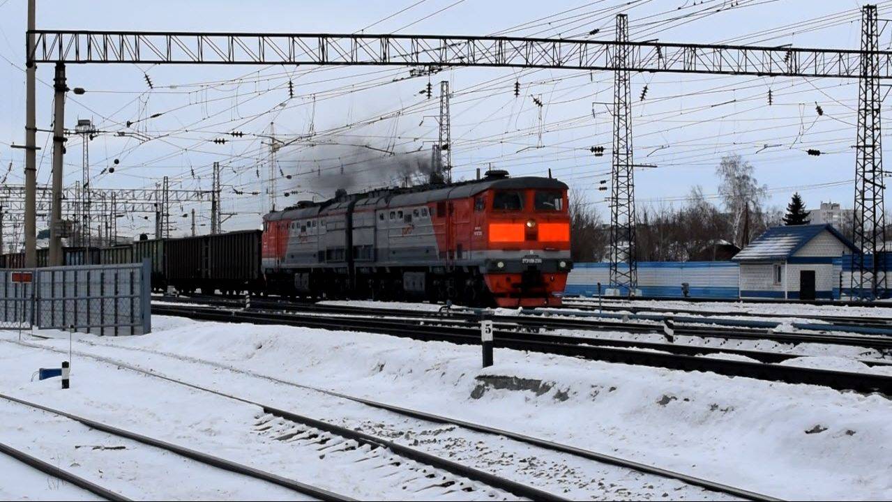 Тепловоз 2ТЭ10М-2360. Отправление на Бийск.