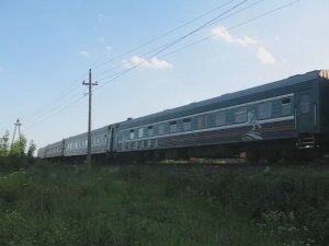 Ушедшие в историю. Поезд "Слава" Волгоград - Санкт-Петербург возле станции Ефремов. 04.09.2011.