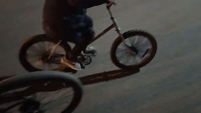 как научиться СТАНТИТЬ на велике (часть 1)