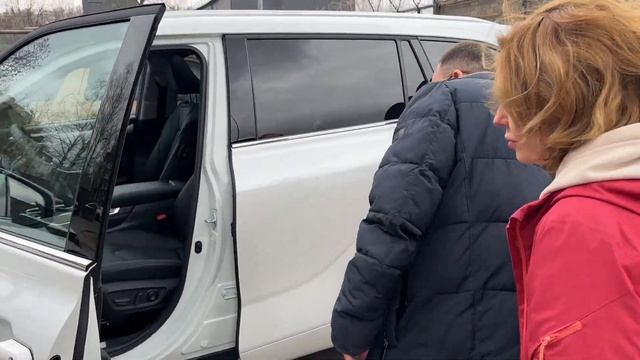 Выдали Toyota Highlander 2025 года в самой максимальной комплек?