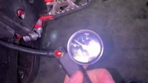 Подкачка заднего амортизатора на эндуро | HOLESHOT RED