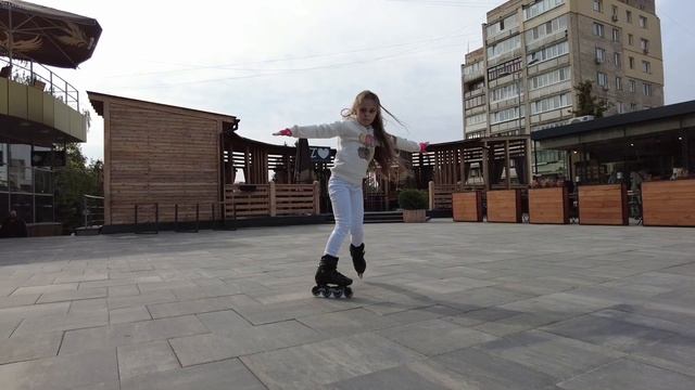 Трюки на роликах. Утро выходного дня на роликах. смотреть онлайн