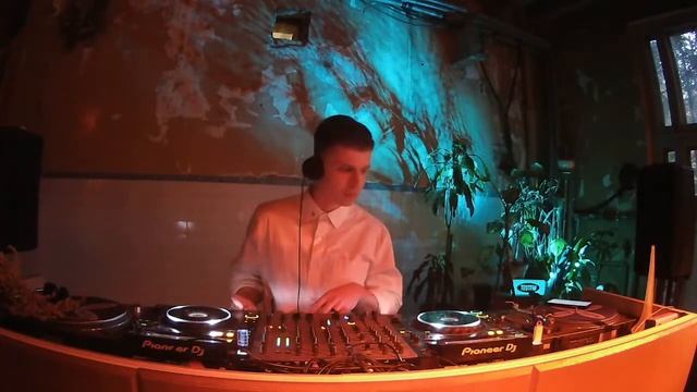 TESTFM @ поле w/ Uyebar radio: Natural Harmonic Series смотреть онлайн