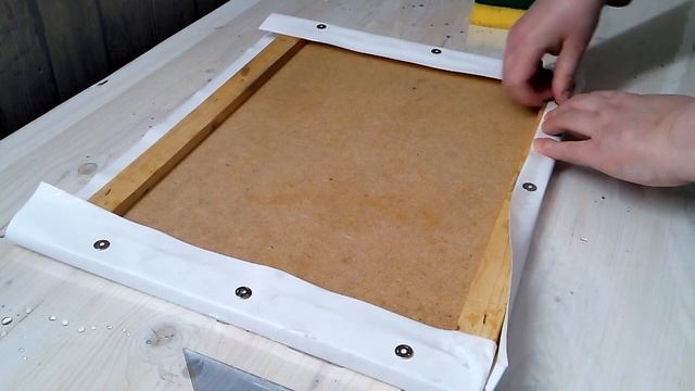 Как натянуть бумагу на планшет / How to stretch paper before drawing смотреть онлайн