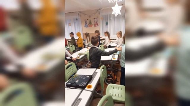 Цікавий грудень. Багато розваг і трішечки навчання 😉. Частина 1 @ПочатковашколаНУШ смотреть онлайн