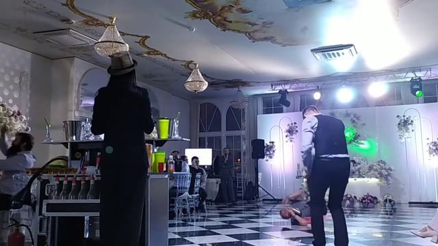 Бармен шоу Краснодар - мастер класс/готовим коктейль в стиле Break Dance с бар леди/ Дрёмов Михаил