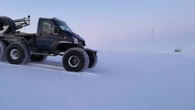 Буровой трэкол!!!спуск с горы )))бованенково!