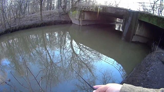 Стртфишинг в центре Москвы. Классная рыбалка-прогулка. Обидные сходы судака. Спиннинг на набережной. смотреть онлайн