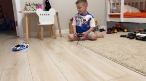 Обзор машинок на пульте управления.