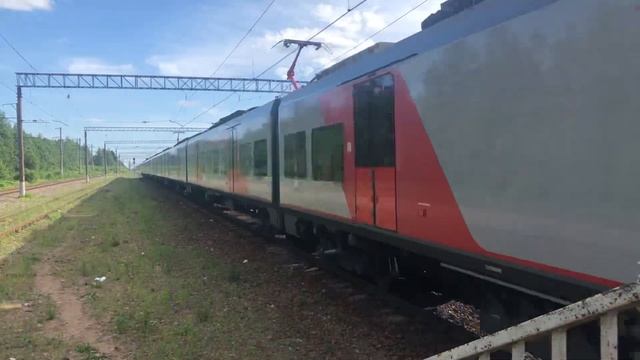 Приветливая Ласточка! | ЭС2Г-126 поездом №7456, Луга-1 — Санкт-Петербург | Станция Строганово.