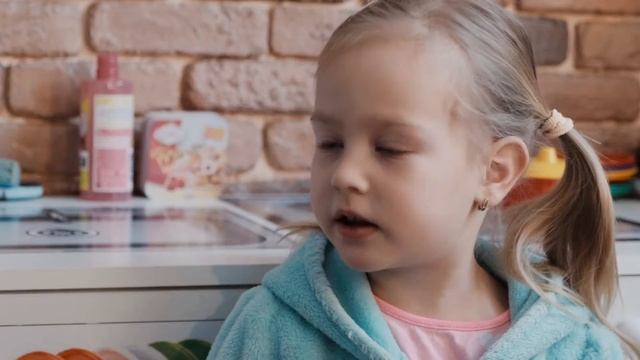 Велике інтерв'ю: на важливі питання відповідають діти трьох років смотреть онлайн