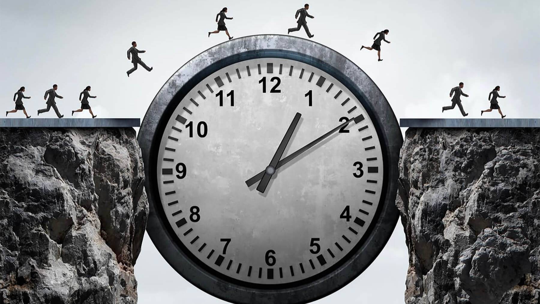 "Сначала мы бежим, а время идет... Потом мы идём, а время бежит ..." смотреть онлайн