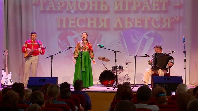 "Гляжу в озера синие" - Анна Вяткина. смотреть онлайн