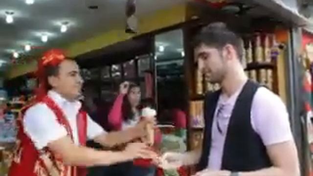 Прикол с Чеченцем в Турции.(Мороженое) смотреть онлайн