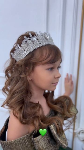 It is Beautiful Princess 👑💚 #barbie #princess #lovestory #dress #куколка #зеленоеплатье смотреть онлайн