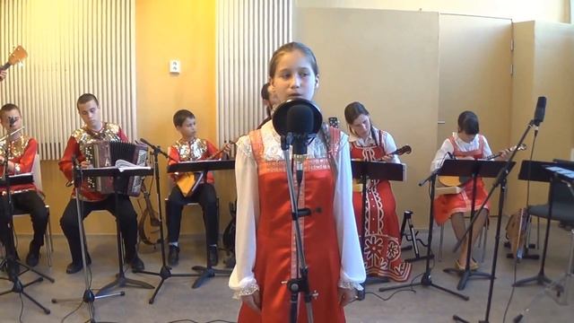 ПО НАД РЕЧЕНЬКОЙ  Нелли Хакель РуСкий народный ансамбль “УРА“ Семьи Алексеевых