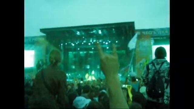 Рок над Волгой: обзор поля и давка на Rammstein смотреть онлайн