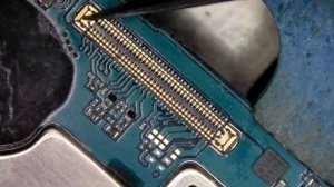Замена коннектора дисплея на любом смартфоне на приме