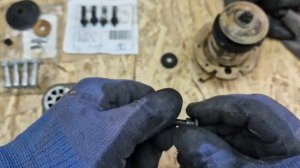 Ремонт КЛАПАНА насоса МАЛЫШ, ручеёк, водолей, родничок, вихрь. Срезаю болты