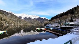 Озеро Рица зимой. Абхазия.