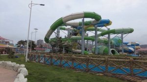 Аквапарк в городе Вэйхай / Water Park in Weihai City