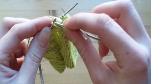 Узор для шапки по диагонали / Шапка спицами по диагонали /The pattern for the hat diagonal