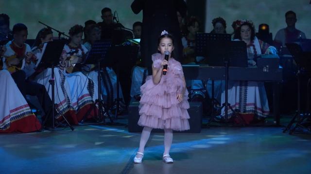 «Крылатые качели» Хан Арианна и оркестр русских народ смотреть онлайн