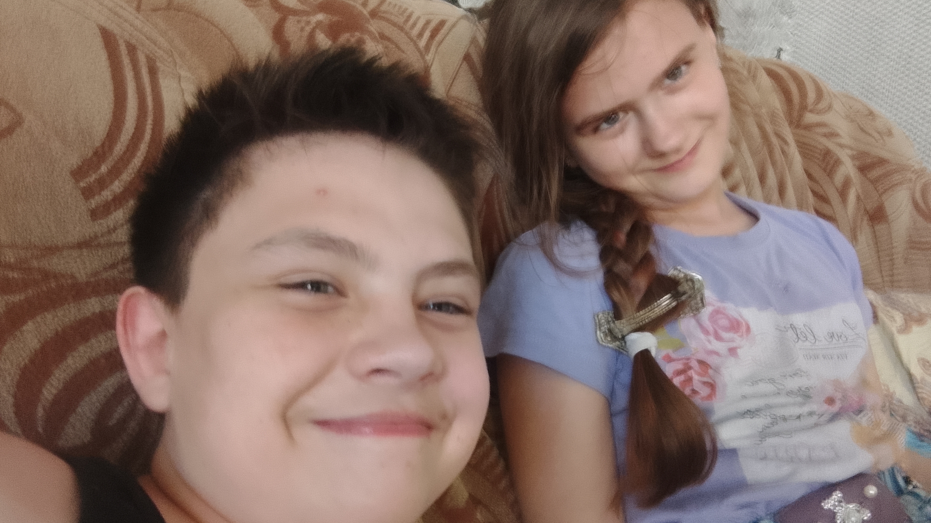 игрушечный мир; паук учится читать