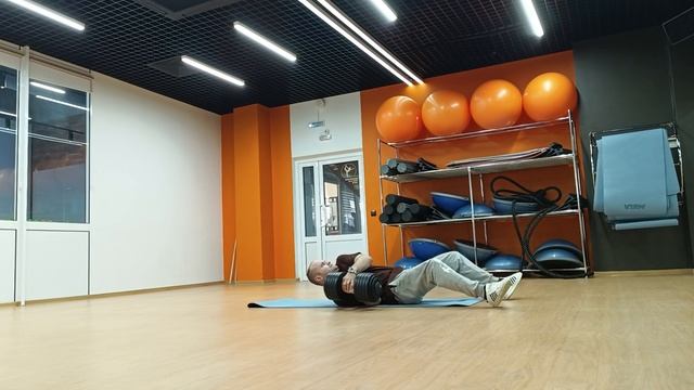 ТУРЕЦКИЙ ПОДЪЕМ ГАНТЕЛИ 30 КГ. НА ОБЕ РУКИ ПООЧЕРЕДНО.