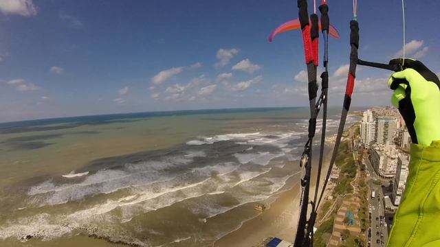 Para Israel. Я и Стас над домами Бат-Яма. смотреть онлайн