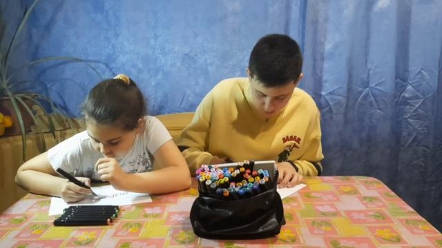 Угадай и Нарисуй ЛОГОТИП Челлендж ! смотреть онлайн