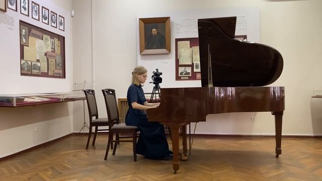 Зінченко Єва 1 курс фортепіано; молодший бакалавр; пол?