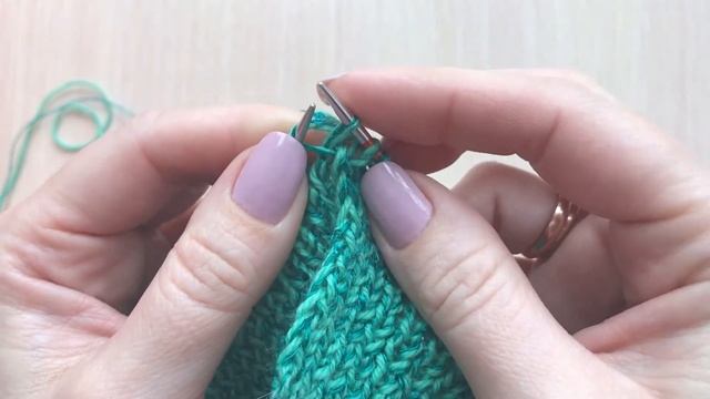 Как СОСТЫКОВАТЬ вязание ПО КРУГУ в СЕРЕДИНЕ полотна смотреть онлайн