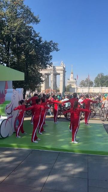 Начало Московского велофестиваля. Старт с ВДНХ смотреть онлайн